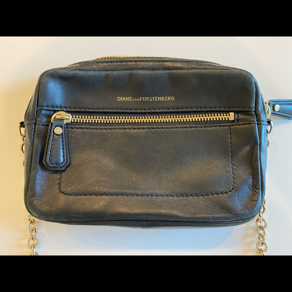 DIANE vonFURSTENBERG black crossbody with dust bag